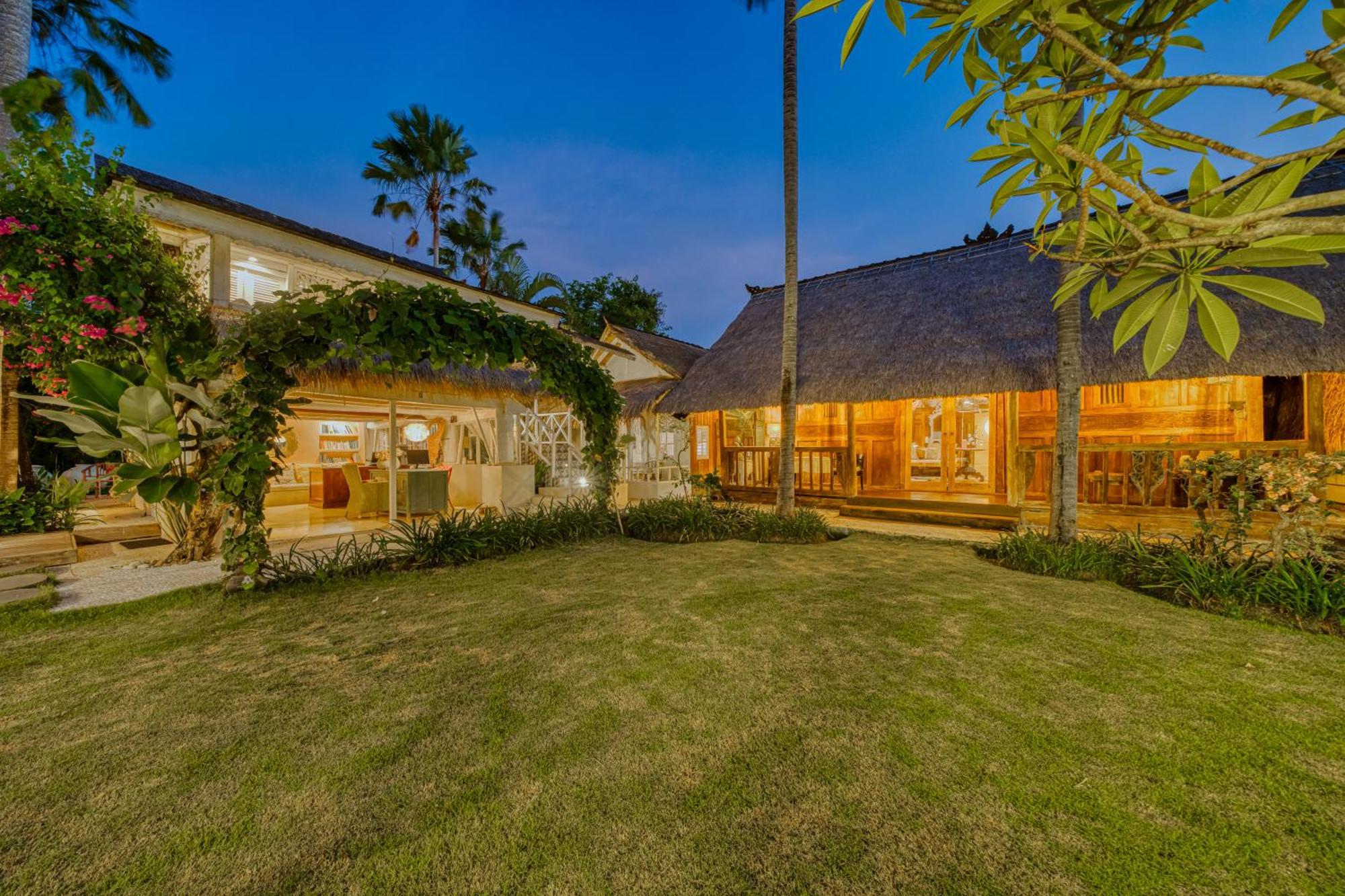 Villa Kalis, 10 Bedroom Family And Group Villa Seminyak Buitenkant foto